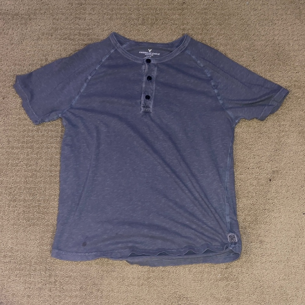 AMERICAN EAGLE MENS MEDIUM GREY HENLEY T-SHIRT
